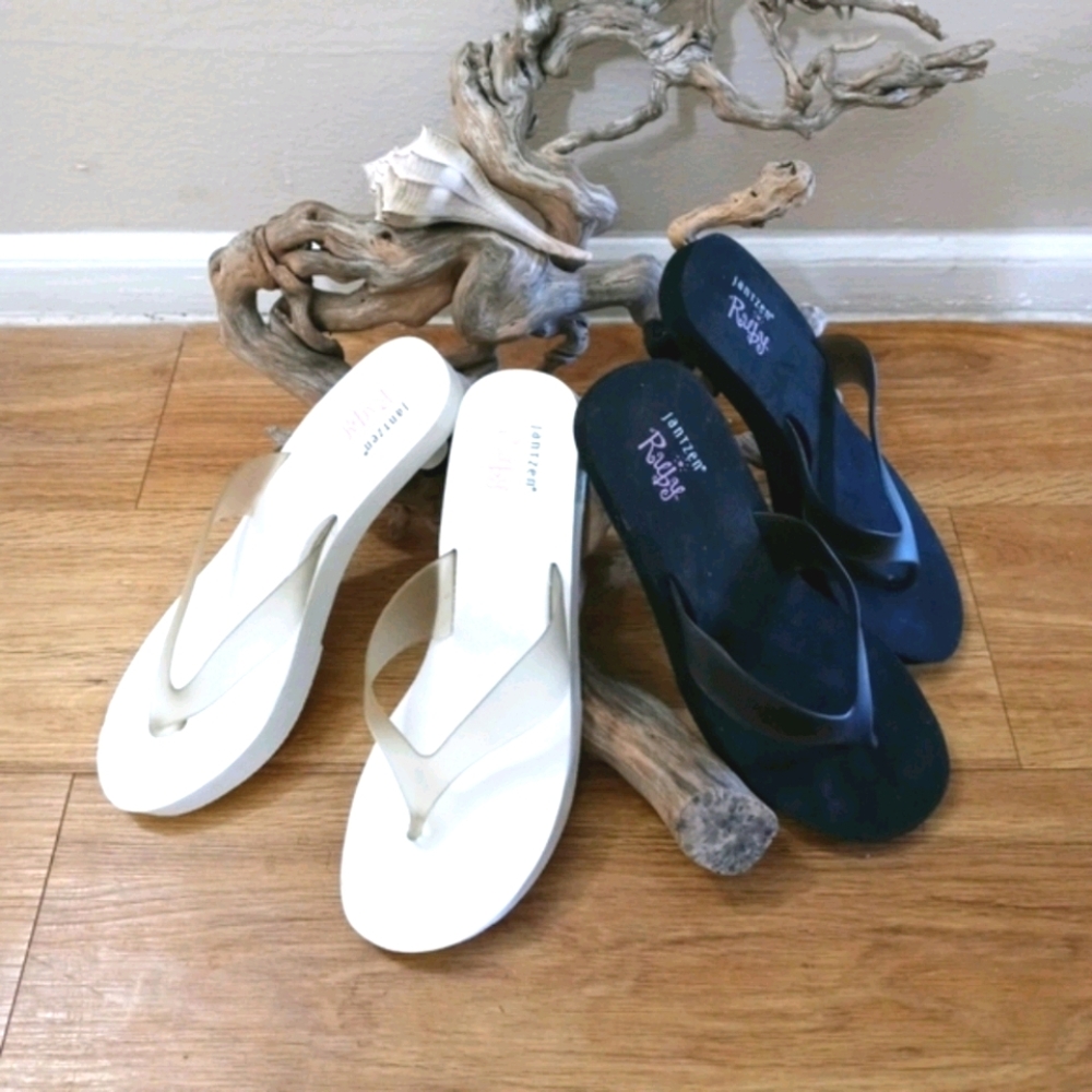 NWOT Two Pairs Jantzen Kitten Heel Thong Sandals